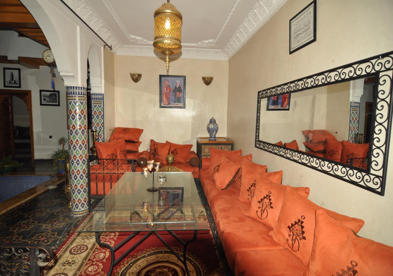 Riad La Porte Des 5 Jardins Marrakesh Bagian luar foto