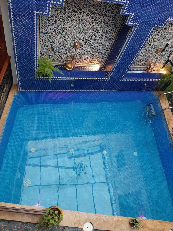 Riad La Porte Des 5 Jardins Marrakesh Bagian luar foto