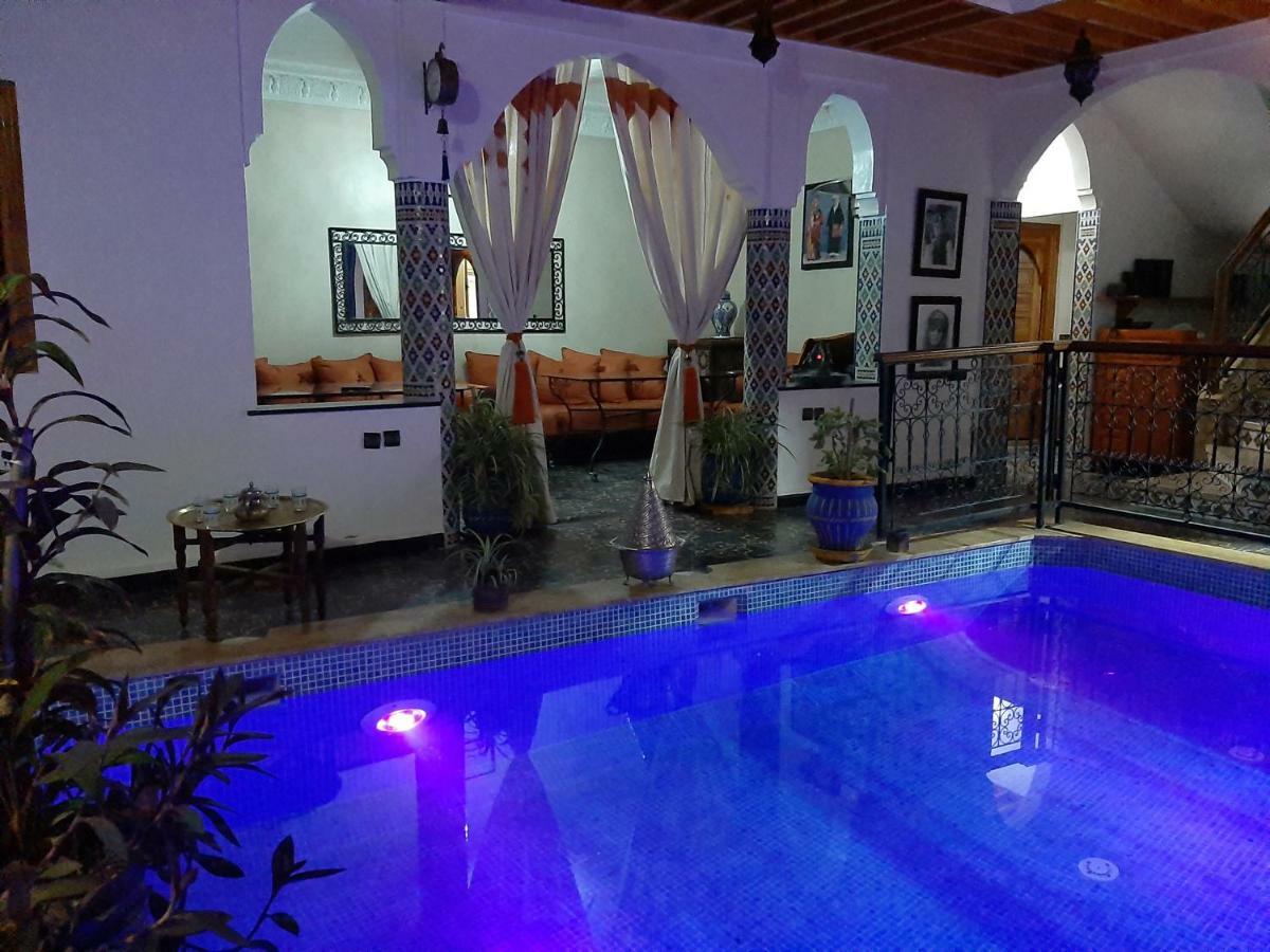 Riad La Porte Des 5 Jardins Marrakesh Bagian luar foto