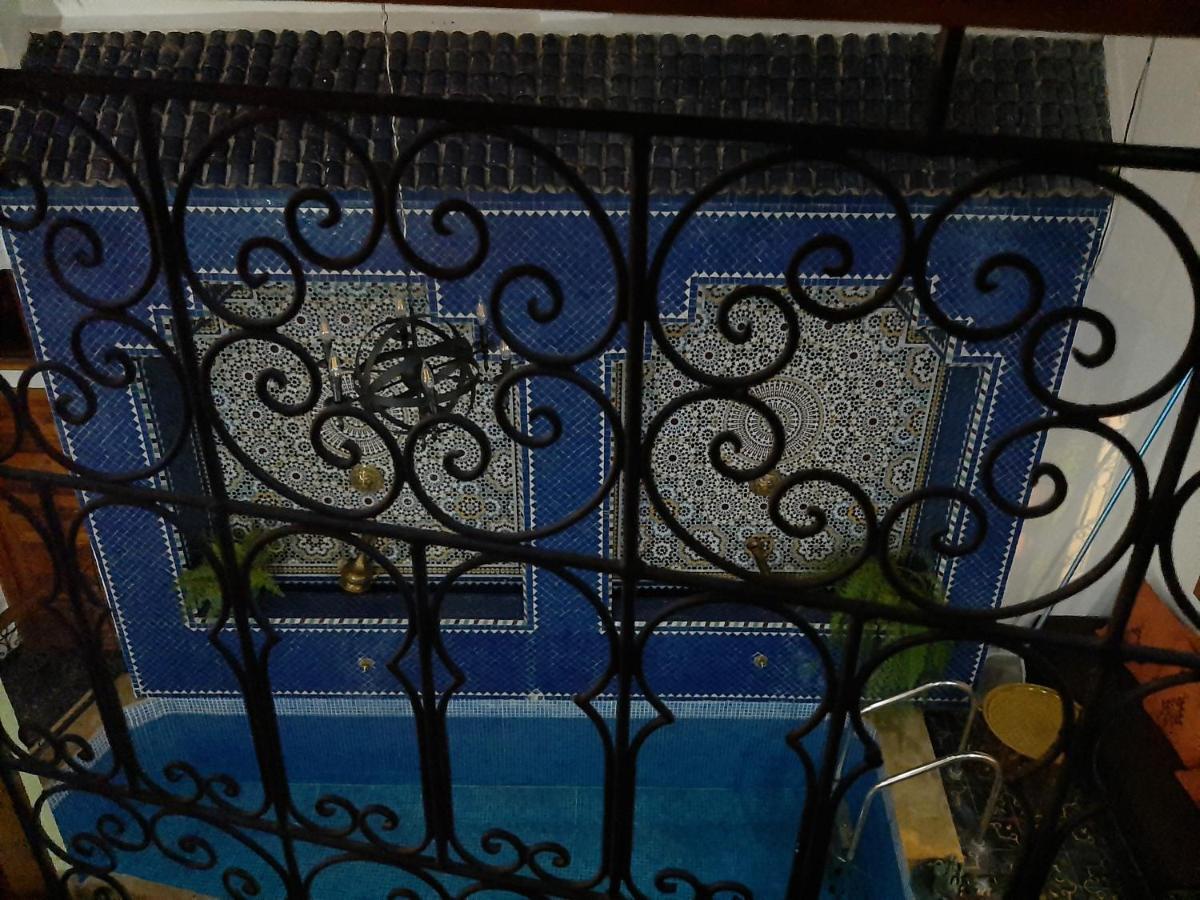 Riad La Porte Des 5 Jardins Marrakesh Bagian luar foto