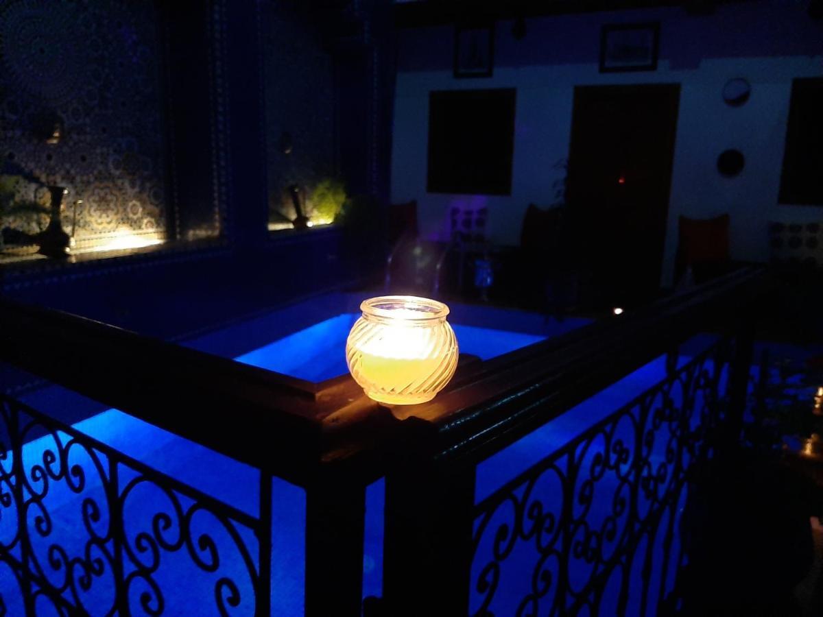 Riad La Porte Des 5 Jardins Marrakesh Bagian luar foto